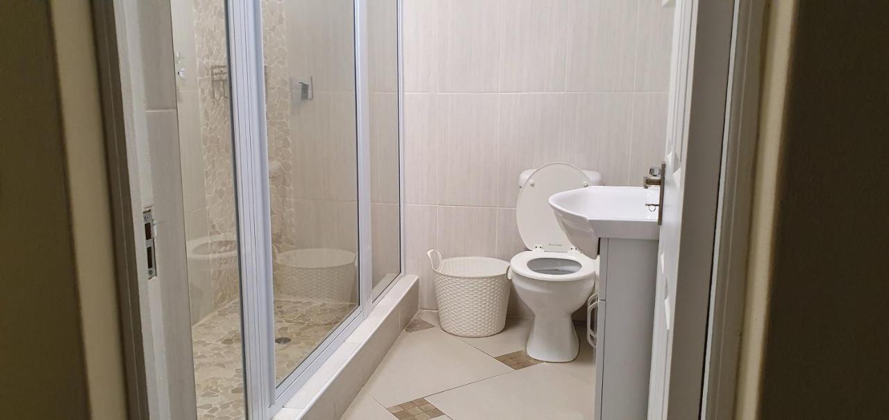 Falling Waters Guest House Margate Bagian luar foto